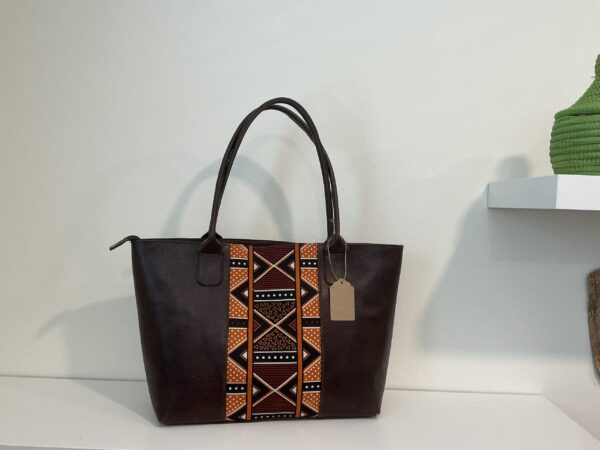 Tote made in camel leather - Image 2