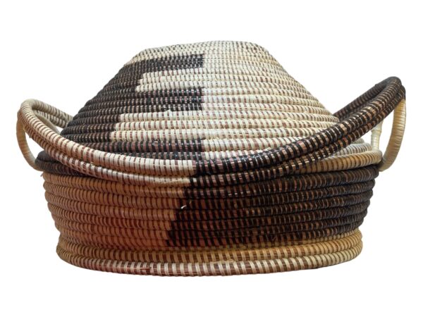 Woven basket with lid. Color : beige and brown. L